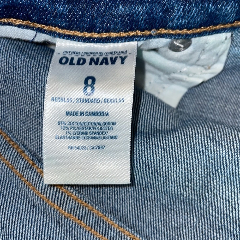NWT Old Navy High Rise Blue Jeans with Distressed Details.  Size 8. - Picture 6 of 7